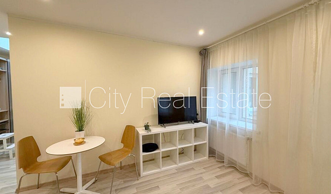 Здание во дворе, реновированный дом, вход со двора, лестничная клетка после Рига - изображение 2