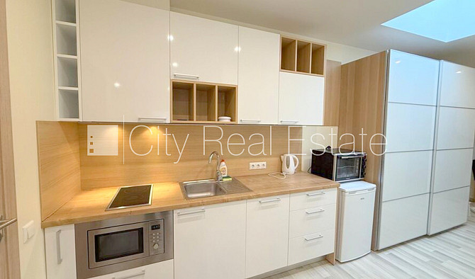 Здание во дворе, реновированный дом, вход со двора, лестничная клетка после Рига - изображение 5