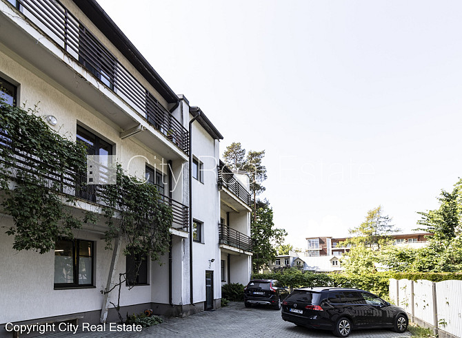 Новостройка, въездные ворота оснащены автоматической подъёмной системой, место Юрмала - изображение 19