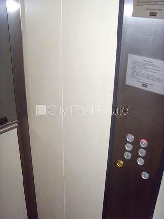 Фасадный дом, реновированный дом, объект охраняет физическая охрана, вход с Рига - изображение 15