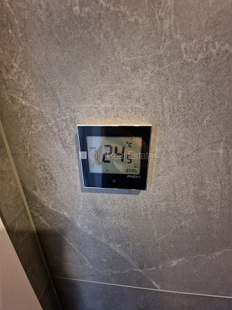 Фасадный дом, реновированный дом, закрытый двор, вход с улицы, лифт, лестничная Рига - изображение 16