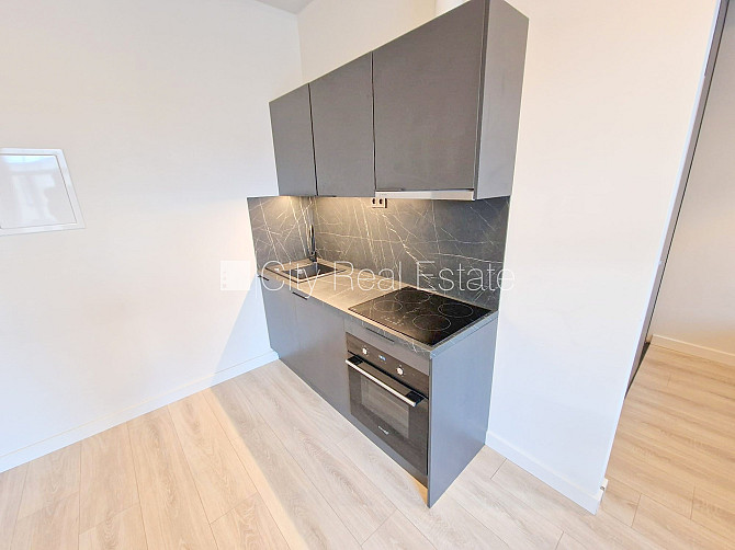 Фасадный дом, реновированный дом, закрытый двор, вход с улицы, лифт, лестничная Рига - изображение 5