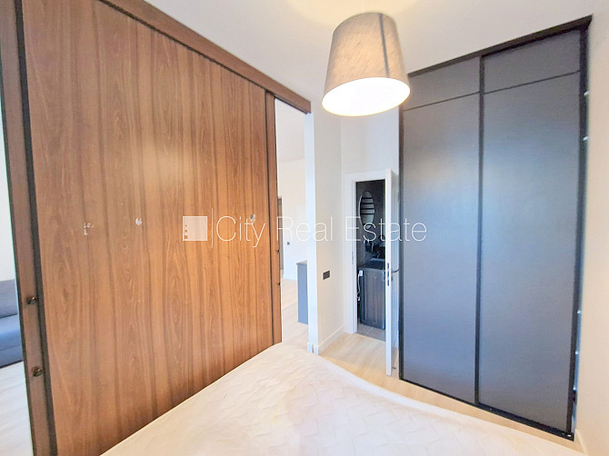 Фасадный дом, реновированный дом, закрытый двор, вход с улицы, лифт, лестничная Рига - изображение 8