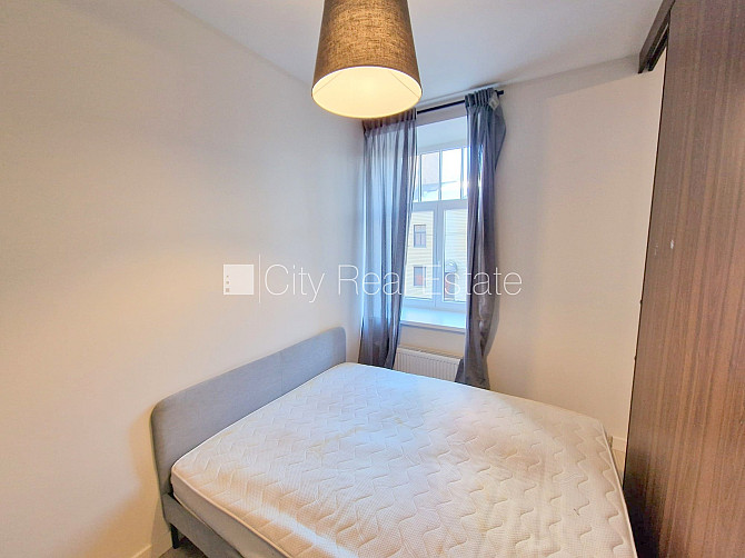 Фасадный дом, реновированный дом, закрытый двор, вход с улицы, лифт, лестничная Рига - изображение 12