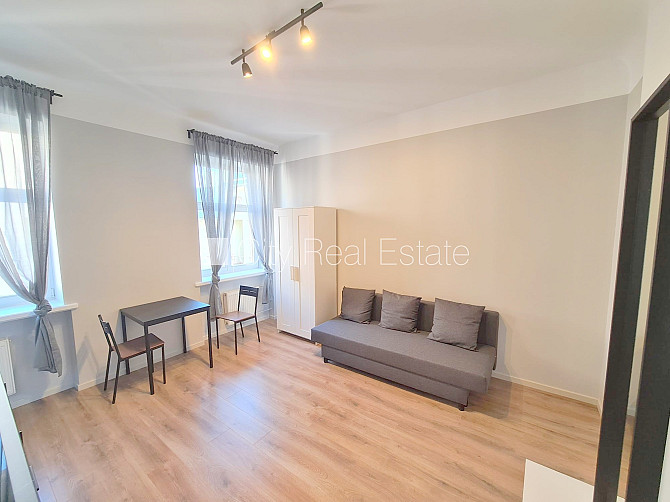 Здание во дворе, реновированный дом, закрытый двор, вход с улицы и со двора, лифт, Рига - изображение 7