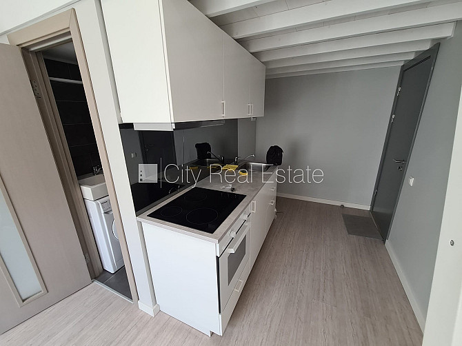 Фасадный дом, реновированный дом, закрытый двор, вход с улицы, лестничная клетка Рига - изображение 7