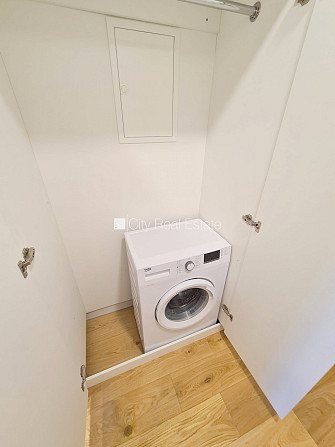 Здание во дворе, реновированный дом, закрытый двор, вход с улицы и со двора, лифт, Рига - изображение 13