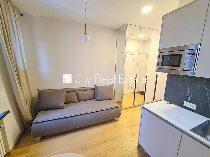 Здание во дворе, реновированный дом, закрытый двор, вход с улицы и со двора, лифт, Рига - изображение 8