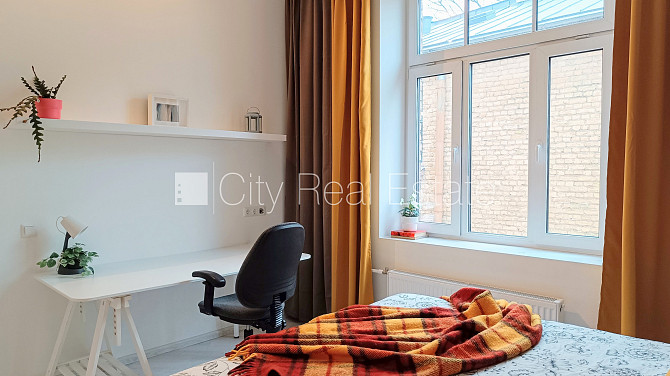 Здание во дворе, реновированный дом, закрытый двор, вход с улицы и со двора, Рига - изображение 8