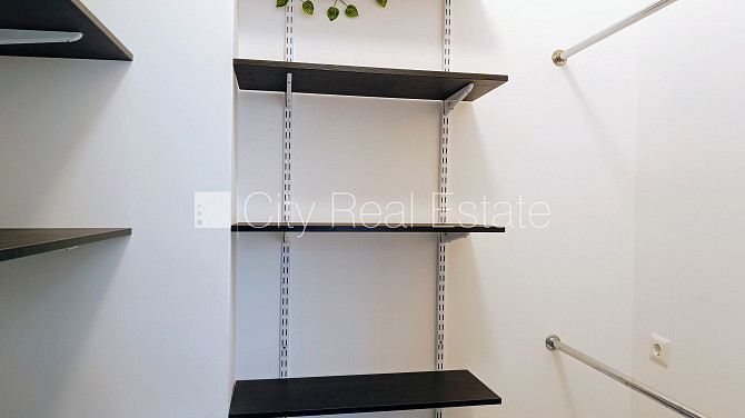 Здание во дворе, реновированный дом, закрытый двор, вход с улицы и со двора, Рига - изображение 10