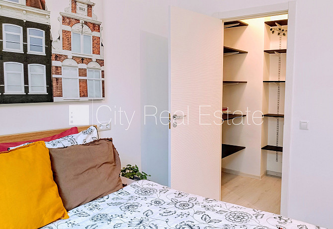 Здание во дворе, реновированный дом, закрытый двор, вход с улицы и со двора, Рига - изображение 9