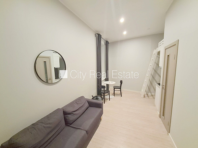 Здание во дворе, реновированный дом, закрытый двор, вход с улицы и со двора, Рига - изображение 8