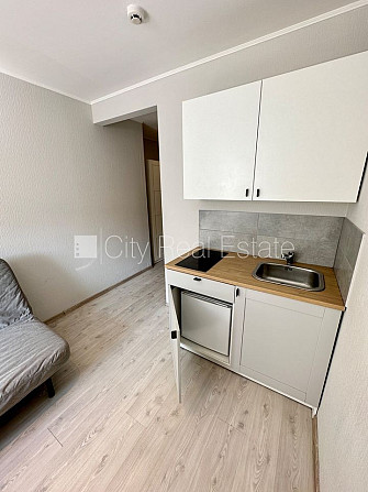 Фасадный дом, реновированный дом, вход со двора, лестничная клетка после Рига - изображение 8