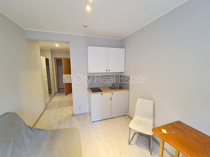 Фасадный дом, реновированный дом, вход со двора, лестничная клетка после Рига - изображение 4