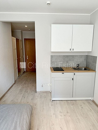 Фасадный дом, реновированный дом, вход со двора, лестничная клетка после Рига - изображение 9