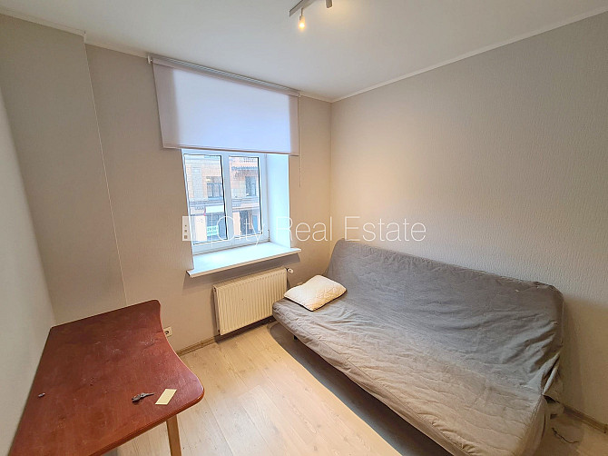 Фасадный дом, реновированный дом, вход со двора, лестничная клетка после Рига - изображение 2