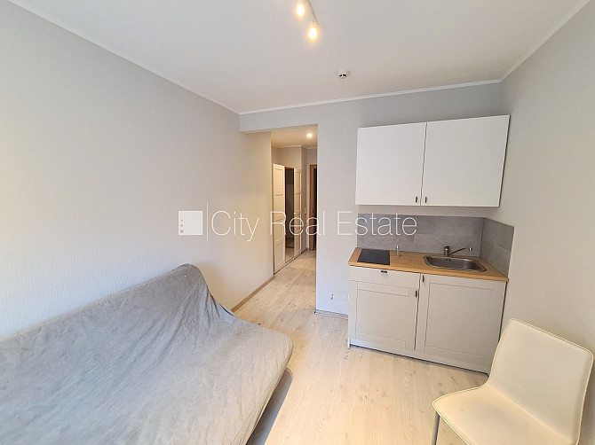 Фасадный дом, реновированный дом, вход со двора, лестничная клетка после Рига - изображение 5