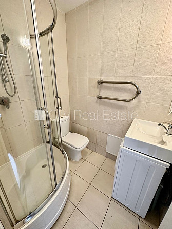 Фасадный дом, реновированный дом, вход со двора, лестничная клетка после Рига - изображение 15