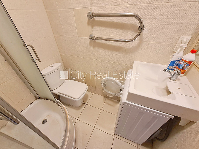 Фасадный дом, реновированный дом, вход со двора, лестничная клетка после Рига - изображение 16