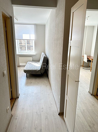 Фасадный дом, реновированный дом, вход со двора, лестничная клетка после Рига - изображение 11