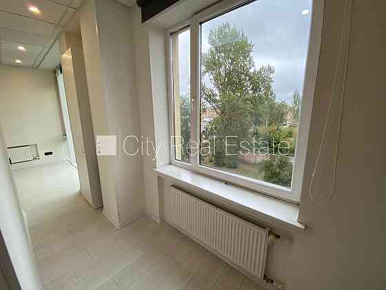 Новостройка, фасадный дом, вход с улицы, лифт, лестничная клетка после Рига