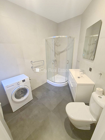 Pagalma ēka, renovēta māja, slēgts pagalms, ieeja no ielas un pagalma, ir lifts, kāpņu telpa Rīga - foto 16