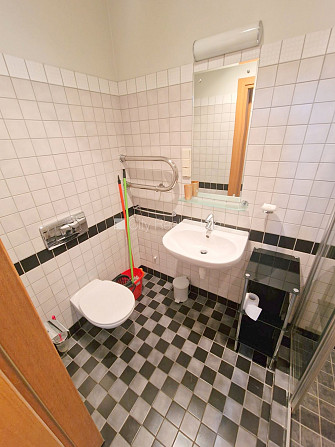 Fasādes māja, ieeja no ielas, ir lifts, guļamistabu skaits 1 gab., augstie griesti, gāzes Rīga - foto 15