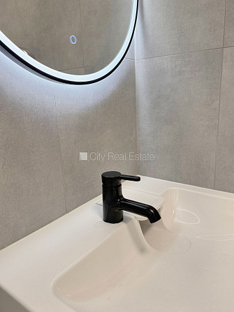 Фасадный дом, реновированный дом, закрытый двор, вход с улицы и со двора, Рига - изображение 6