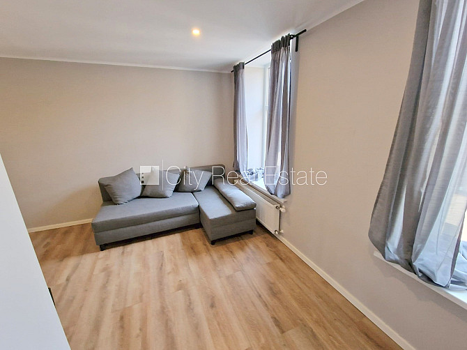 Здание во дворе, реновированный дом, закрытый двор, вход с улицы и со двора, Рига - изображение 9