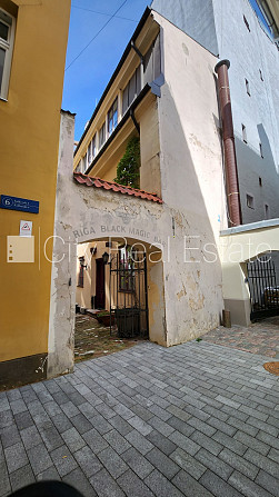 Домовладение, покрытие крыши из черепицы, кирпичные стены, благоустроенный Рига - изображение 2