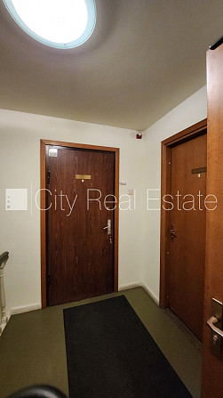 Домовладение, покрытие крыши из черепицы, кирпичные стены, благоустроенный Рига - изображение 19