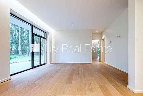 Земля в собственности, новостройка, благоустроенная озеленённая территория, Юрмала