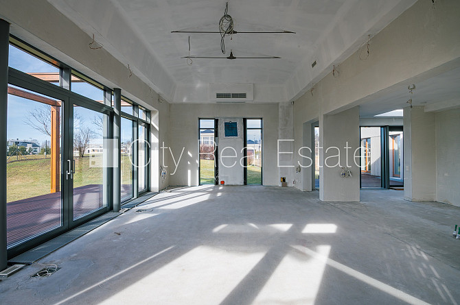 Частный дом, благоустроенная озеленённая территория, подъездная дорога покрыта Рига - изображение 5