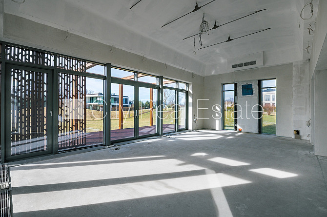 Частный дом, благоустроенная озеленённая территория, подъездная дорога покрыта Рига - изображение 4