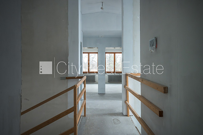 Частный дом, благоустроенная озеленённая территория, подъездная дорога покрыта Рига - изображение 15