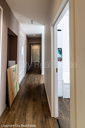 Pagalma māja, slēgts pagalms, iespēja nomāt autostāvvietu, teritorijas stāvlaukums noklāts Rīga - foto 14