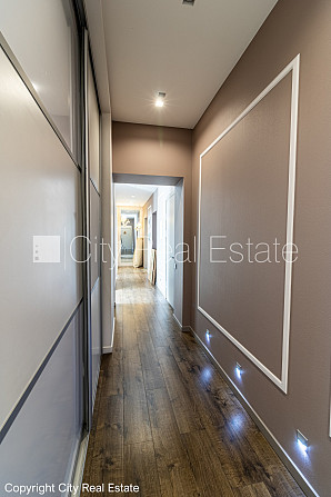 Pagalma māja, slēgts pagalms, iespēja nomāt autostāvvietu, teritorijas stāvlaukums noklāts Rīga - foto 15