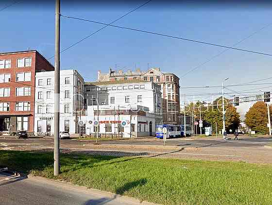 Земля в собственности, фасадный дом, реновированный дом, заменены инженерные Рига