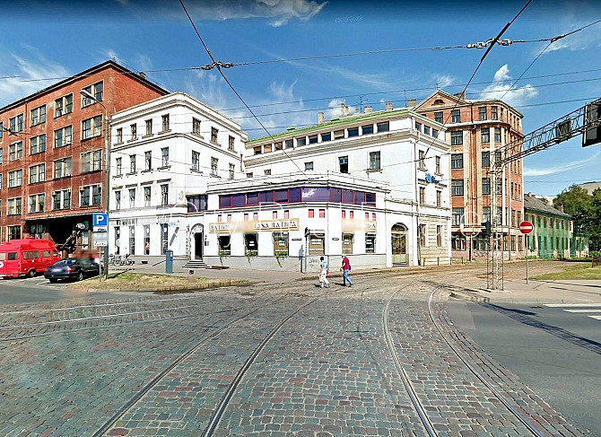 Земля в собственности, фасадный дом, реновированный дом, заменены инженерные Рига - изображение 1