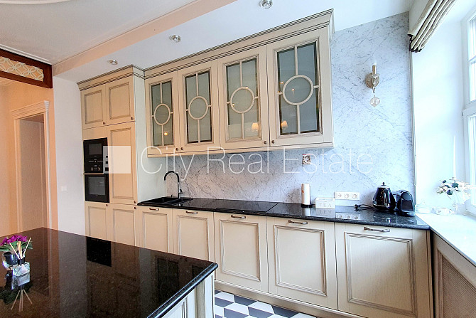 Zeme īpašumā, fasādes māja, renovēta māja, nomainītas inženierkomunikācijas, mainīts Rīga - foto 11