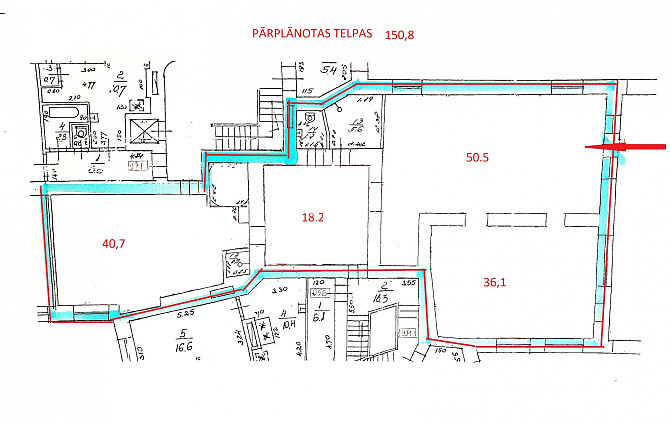 Дом во дворе, реновированный дом, кирпичные стены, фасад с декоративной Рига - изображение 14