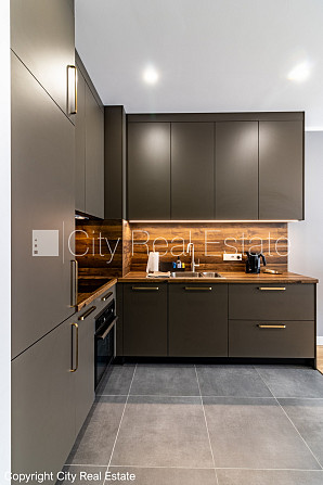 Jaunceltne, energo efektīva māja, labiekārtota apzaļumota teritorija, pagalmā bērnu spēļu Rīga - foto 4