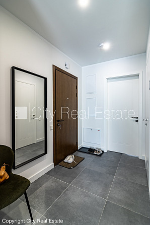 Jaunceltne, energo efektīva māja, labiekārtota apzaļumota teritorija, pagalmā bērnu spēļu Rīga - foto 11