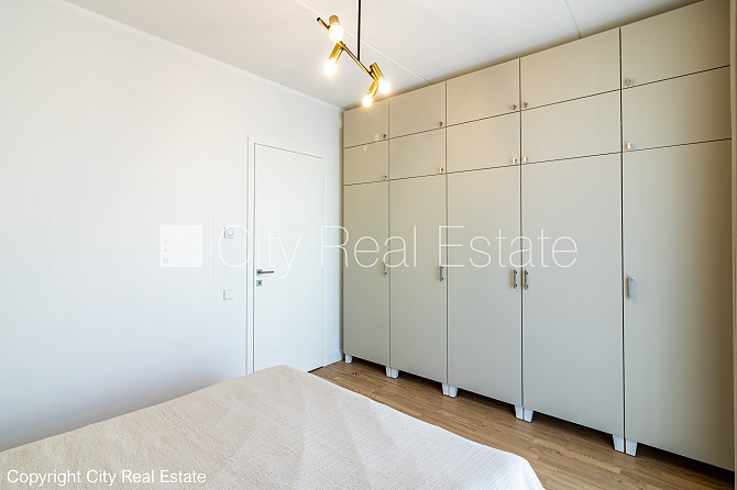 Jaunceltne, energo efektīva māja, labiekārtota apzaļumota teritorija, pagalmā bērnu spēļu Rīga - foto 9