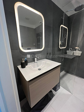 Jaunceltne, energo efektīva māja, labiekārtota apzaļumota teritorija, pagalmā bērnu spēļu Rīga - foto 14