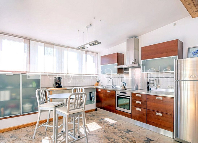 Zeme īpašumā, fasādes māja, renovēta māja, labiekārtota apzaļumota teritorija, bruģēts Rīga - foto 10