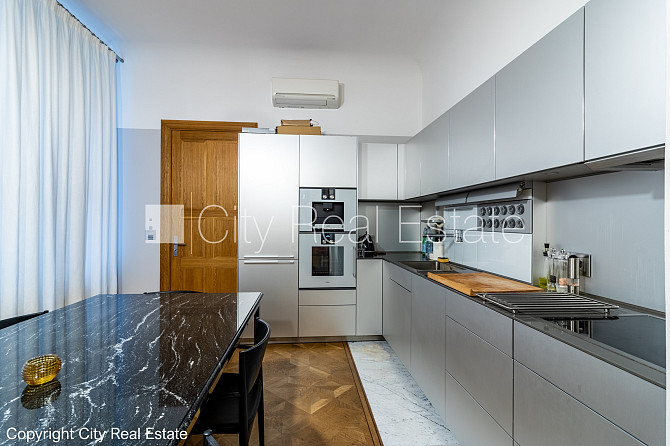 Fasādes māja, renovēta māja, slēgts pagalms, vieta automašīnai, ieeja no ielas un pagalma, Rīga - foto 15