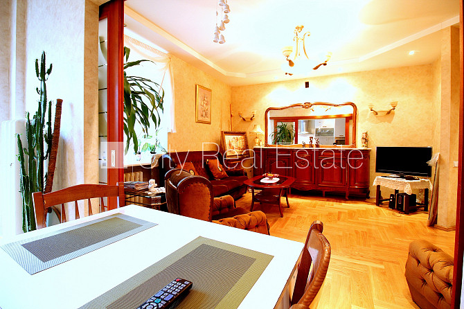 Zeme īpašumā, fasādes māja, ķieģeļu mūra sienas, slēgts pagalms, teritorijas iebrauktuves Rīga - foto 8