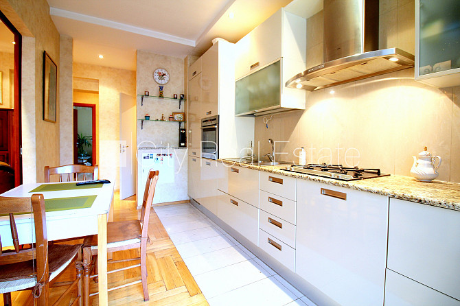 Zeme īpašumā, fasādes māja, ķieģeļu mūra sienas, slēgts pagalms, teritorijas iebrauktuves Rīga - foto 7