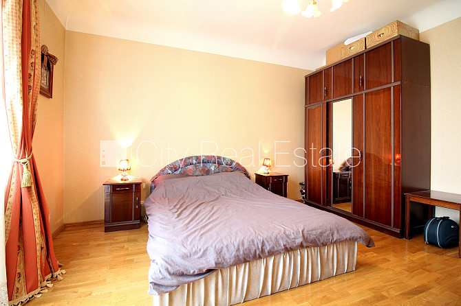 Zeme īpašumā, fasādes māja, ķieģeļu mūra sienas, slēgts pagalms, teritorijas iebrauktuves Rīga - foto 11